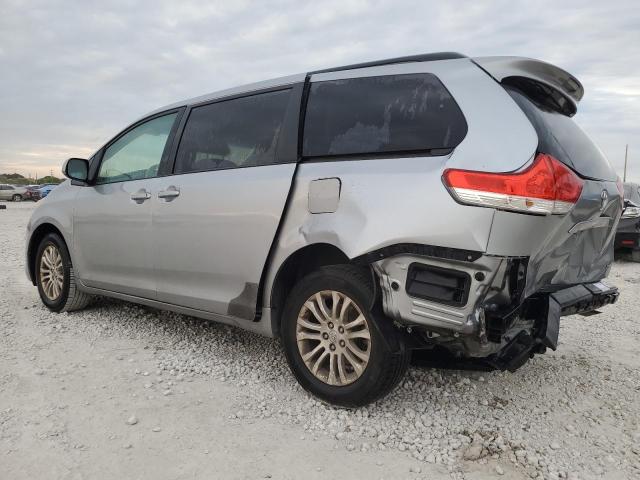 Photo 2 from auction – 2012 TOYOTA SIENNA XLE with VIN 5TDYK3DC8CS219938