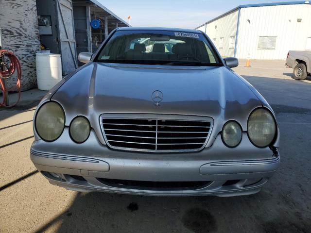 صورة رقم 5 من المزاد - 2002 MERCEDES-BENZ E 320 مع VIN WDBJF65J12B488632