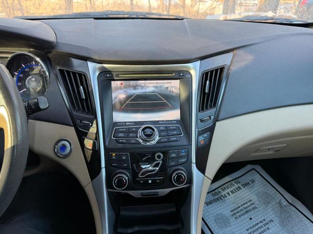 Photo 10 from auction – 2012 HYUNDAI SONATA SE with VIN 5NPEC4AC4CH459052