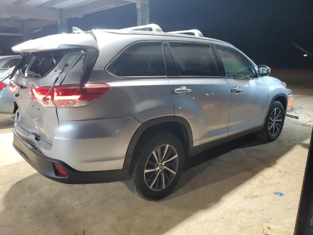 Photo 3 from auction – 2019 TOYOTA HIGHLANDER with VIN 5TDKZRFH0KS552288