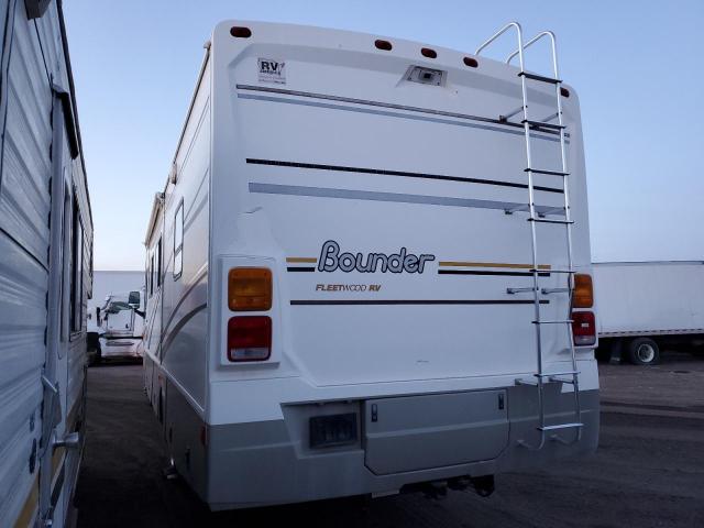 Photo 3 from auction – 2004 WORKHORSE CUSTOM CHASSIS MOTORHOME with VIN 5B4MP67GX43377691