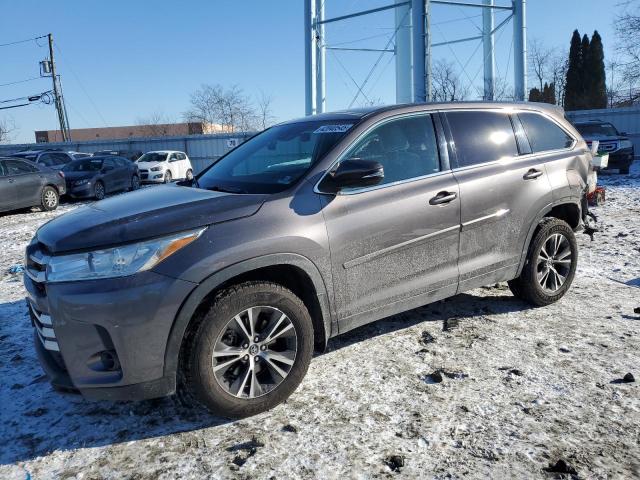 TOYOTA HIGHLANDER 2019 with VIN 5TDBZRFH7KS978561 - Photo from auction