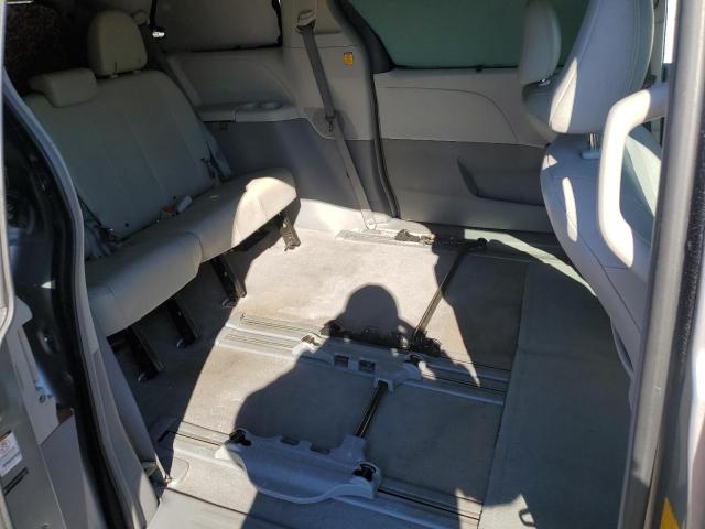 Photo 11 from auction – 2011 TOYOTA SIENNA XLE with VIN 5TDYK3DC4BS039094