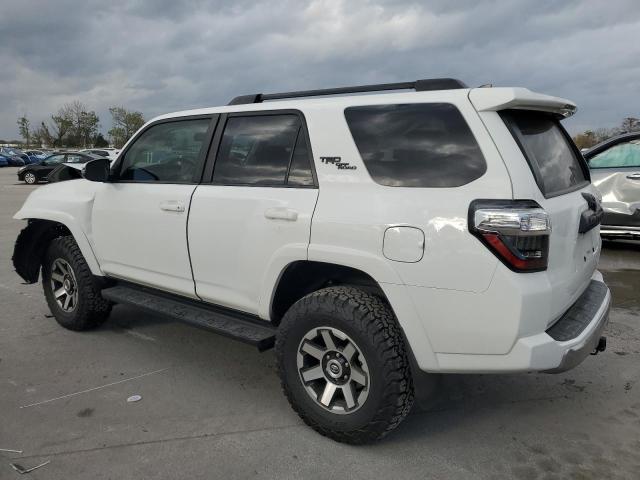 Photo 2 from auction – 2020 TOYOTA 4RUNNER SR with VIN JTEBU5JR1L5797112