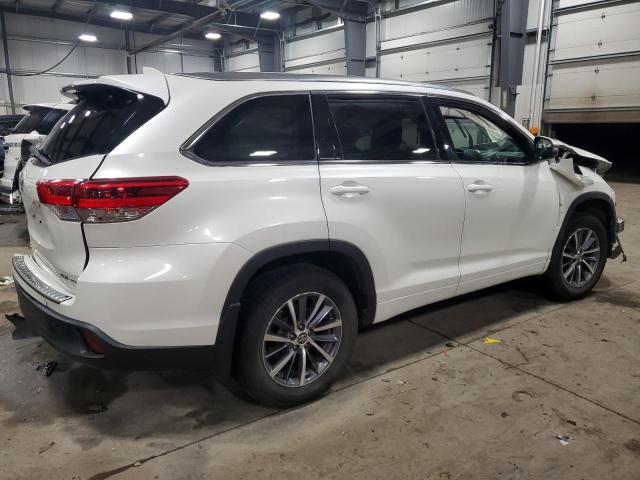Photo 3 from auction – 2018 TOYOTA HIGHLANDER with VIN 5TDJZRFH2JS527337