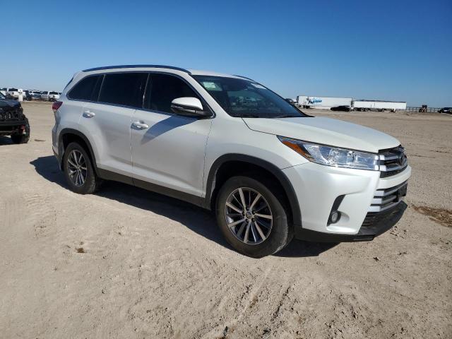 Photo 4 from auction – 2019 TOYOTA HIGHLANDER with VIN 5TDJZRFH9KS922889