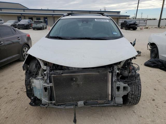 Photo 5 from auction – 2017 TOYOTA RAV4 LE with VIN JTMZFREV5HJ706840