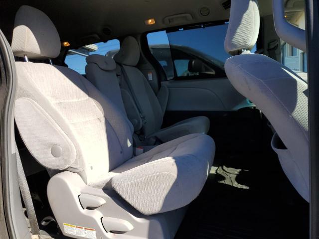 Photo 10 from auction – 2017 TOYOTA SIENNA LE with VIN 5TDKZ3DC4HS827979