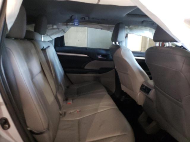 Photo 11 from auction – 2016 TOYOTA HIGHLANDER with VIN 5TDJKRFH9GS234760