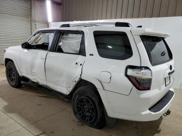 Photo 2 from auction – 2023 TOYOTA 4RUNNER SR with VIN JTEEU5JR1P5288348