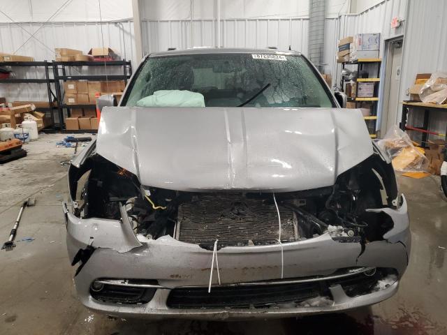 Photo 5 from auction – 2015 CHRYSLER TOWN & COU with VIN 2C4RC1BG9FR554179