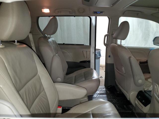Photo 11 from auction – 2017 TOYOTA SIENNA XLE with VIN 5TDDZ3DC5HS161983