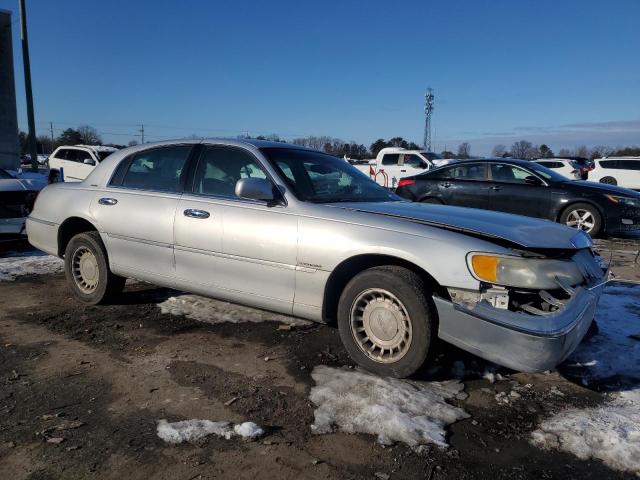Zdjęcie 4 z aukcji – 2000 LINCOLN TOWN CAR E z VIN 1LNHM81W4YY868326