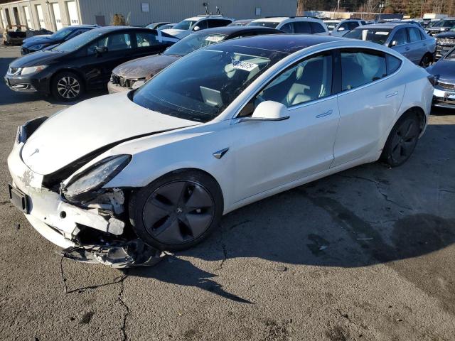 TESLA MODEL 3 2019 with VIN 5YJ3E1EB2KF199653 - Photo from auction