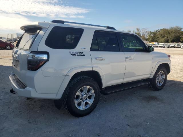 Photo 3 from auction – 2021 TOYOTA 4RUNNER SR with VIN JTEFU5JR5M5232543