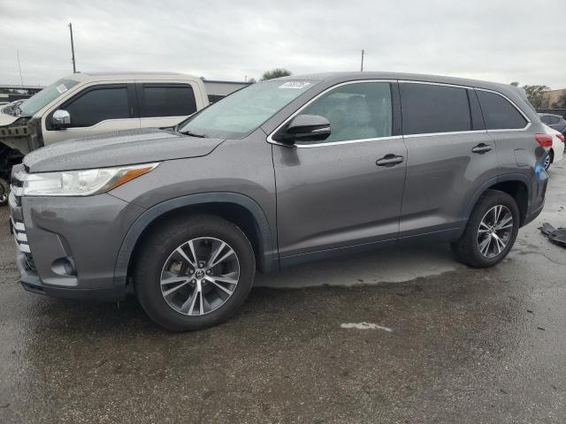 TOYOTA HIGHLANDER 2019 with VIN 5TDZARFH9KS051342 - Photo from auction