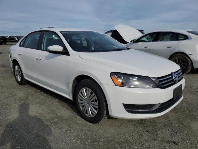 Photo 4 from auction – 2015 VOLKSWAGEN PASSAT S with VIN 1VWAT7A35FC039524