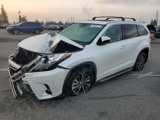 TOYOTA HIGHLANDER 2017 z numerem VIN 5TDKZRFH4HS204373 - Zdjęcie z aukcji