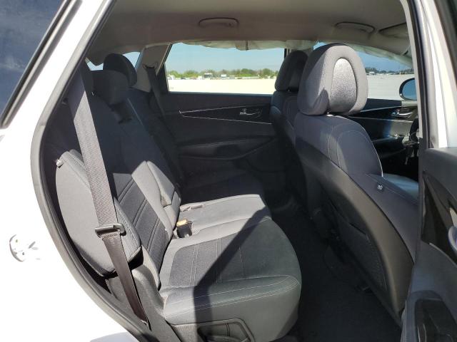 Photo 11 from auction – 2016 KIA SORENTO LX with VIN 5XYPG4A30GG104325