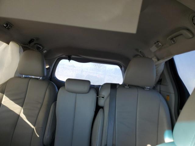 Photo 10 from auction – 2013 TOYOTA SIENNA XLE with VIN 5TDYK3DC3DS334044