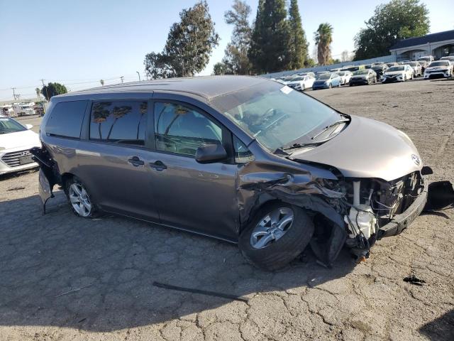 Photo 4 from auction – 2016 TOYOTA SIENNA with VIN 5TDZK3DCXGS755803