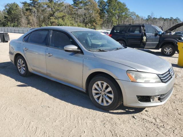 Photo 4 from auction – 2014 VOLKSWAGEN PASSAT S with VIN 1VWAS7A30EC074232