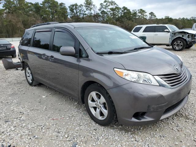 Photo 4 from auction – 2017 TOYOTA SIENNA LE with VIN 5TDKZ3DC0HS893509