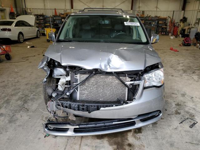 Photo 5 from auction – 2015 CHRYSLER TOWN & COU with VIN 2C4RC1CG8FR657317