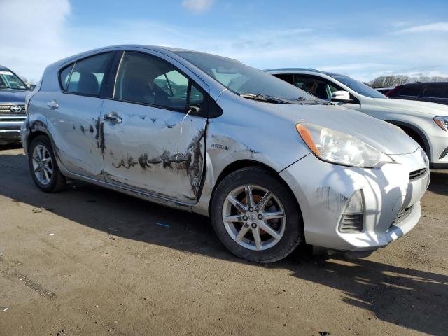 Photo 4 from auction – 2012 TOYOTA PRIUS C with VIN JTDKDTB31C1017636