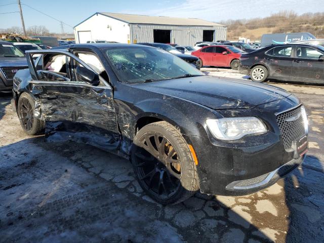 Photo 4 from auction – 2017 CHRYSLER 300 LIMITE with VIN 2C3CCAAG4HH538699