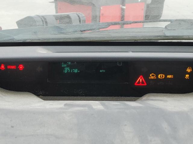 Photo 9 from auction – 2005 TOYOTA PRIUS with VIN JTDKB20U757036882