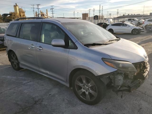 Photo 4 from auction – 2017 TOYOTA SIENNA SE with VIN 5TDXZ3DCXHS800145