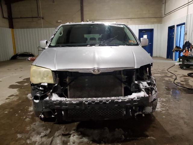 Photo 5 from auction – 2010 CHRYSLER TOWN & COU with VIN 2A4RR5D14AR133701