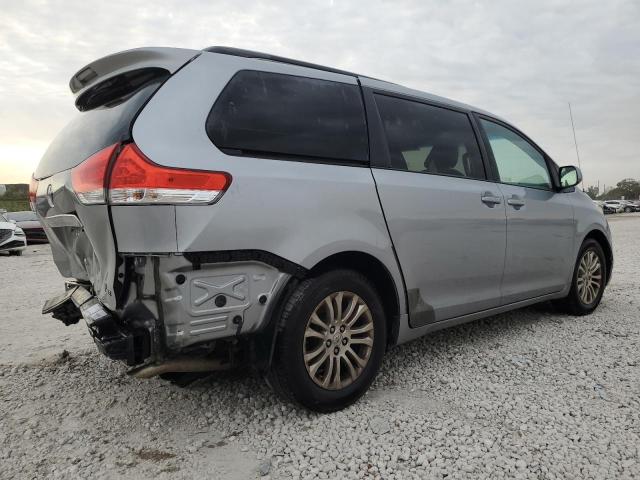 Photo 3 from auction – 2012 TOYOTA SIENNA XLE with VIN 5TDYK3DC8CS219938