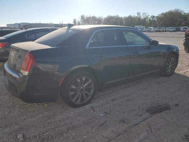 Photo 3 from auction – 2017 CHRYSLER 300 LIMITE with VIN 2C3CCARG5HH614578