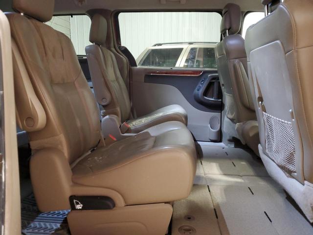 Photo 11 from auction – 2016 CHRYSLER TOWN & COU with VIN 2C4RC1GG7GR135385