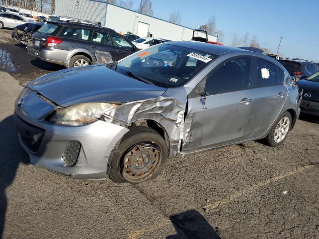 MAZDA 3 I 2013 with VIN JM1BL1TG4D1748748 - Photo from auction
