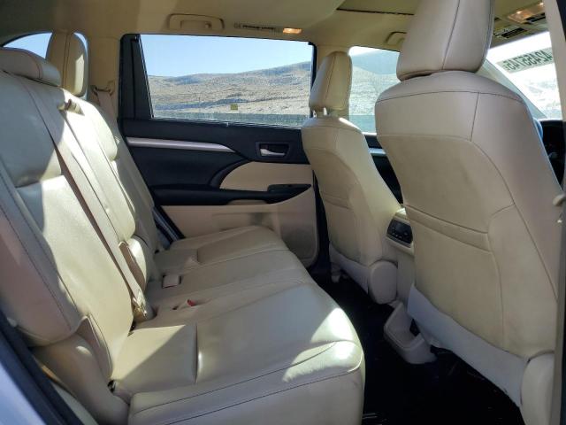 Photo 11 from auction – 2017 TOYOTA HIGHLANDER with VIN 5TDJZRFH2HS396825