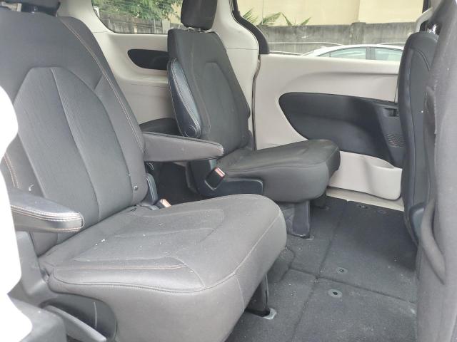 Photo 11 from auction – 2017 CHRYSLER PACIFICA L with VIN 2C4RC1CG6HR613979