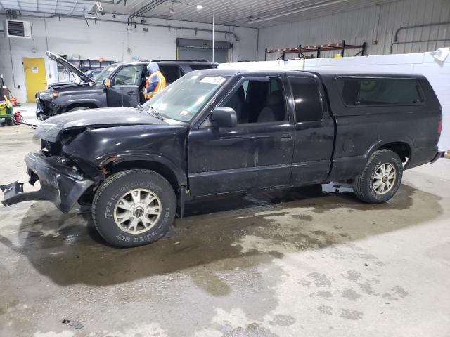 GMC SONOMA 2002 with VIN 1GTDT19W628141052 - Photo from auction