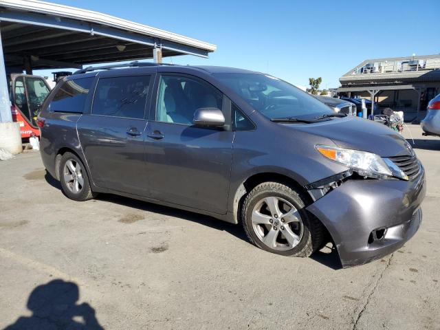 Photo 4 from auction – 2017 TOYOTA SIENNA LE with VIN 5TDKZ3DC4HS827979