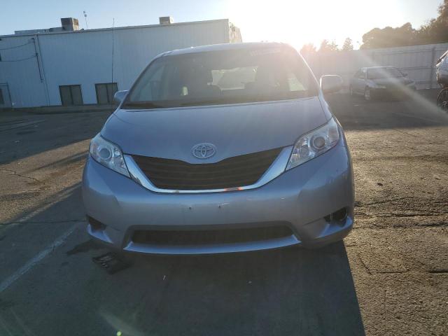 Photo 5 from auction – 2012 TOYOTA SIENNA LE with VIN 5TDKK3DC3CS224552