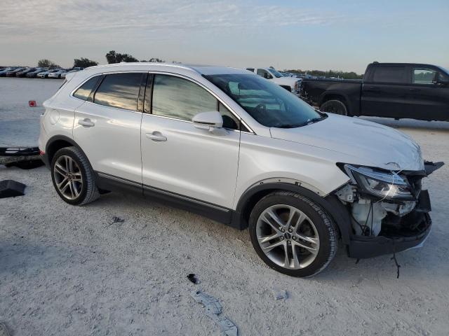 Photo 4 from auction – 2017 LINCOLN MKC RESERV with VIN 5LMCJ3D9XHUL57137