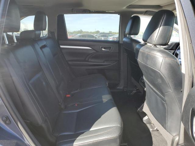 Photo 11 from auction – 2018 TOYOTA HIGHLANDER with VIN 5TDKZRFHXJS264647