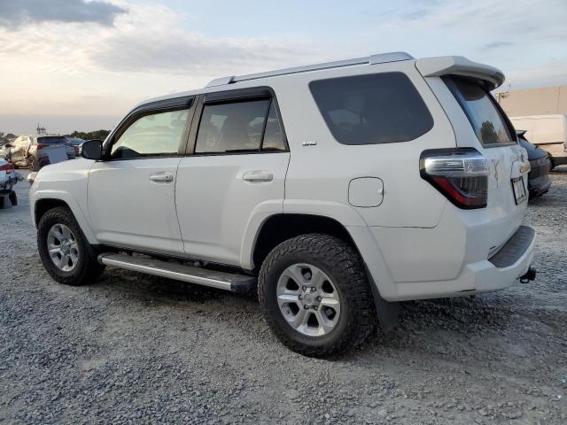 Photo 2 from auction – 2014 TOYOTA 4RUNNER SR with VIN JTEBU5JRXE5188121