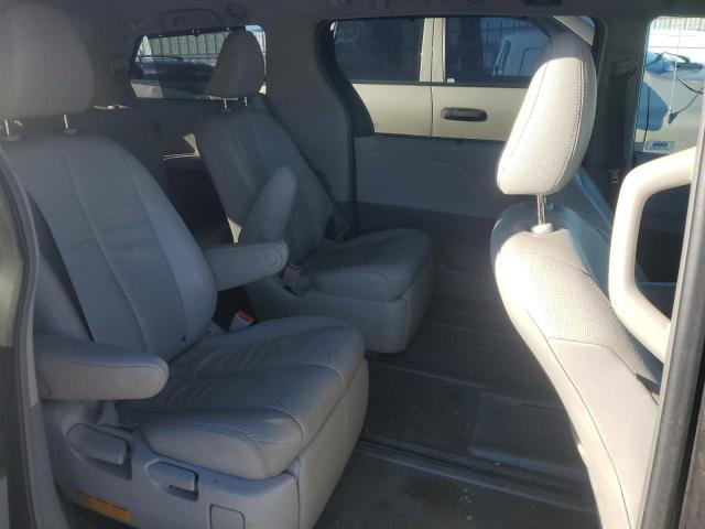 Photo 11 from auction – 2011 TOYOTA SIENNA XLE with VIN 5TDDK3DC8BS018537