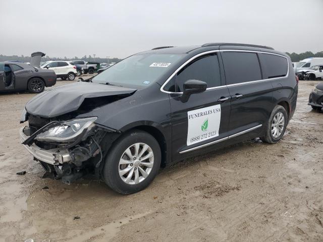 CHRYSLER PACIFICA T 2017 with VIN 2C4RC1BG9HR753137 - Photo from auction