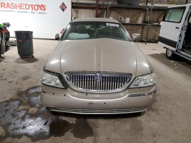 Photo 5 from auction – 2004 LINCOLN TOWN CAR E with VIN 1LNHM81W34Y683629