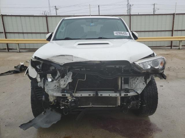 Photo 5 from auction – 2018 TOYOTA 4RUNNER SR with VIN JTEBU5JR1J5593231