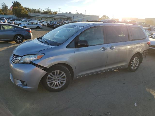 TOYOTA SIENNA XLE 2016 with VIN 5TDYK3DC2GS720877 - Photo from auction